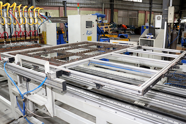 Electrical Control System Wire Mesh Welding Machine with Cooling System and PLC Operation Control System 4