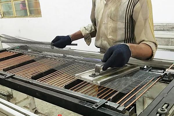 Mlaximize Eficiency and with Our Refrigerator Wire Tube Condenser Production line Machine Welding and Bending Machine 5